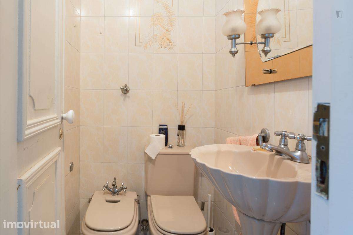Quarto - localizado em Paranhos Porto - Grande imagem: 2/30
