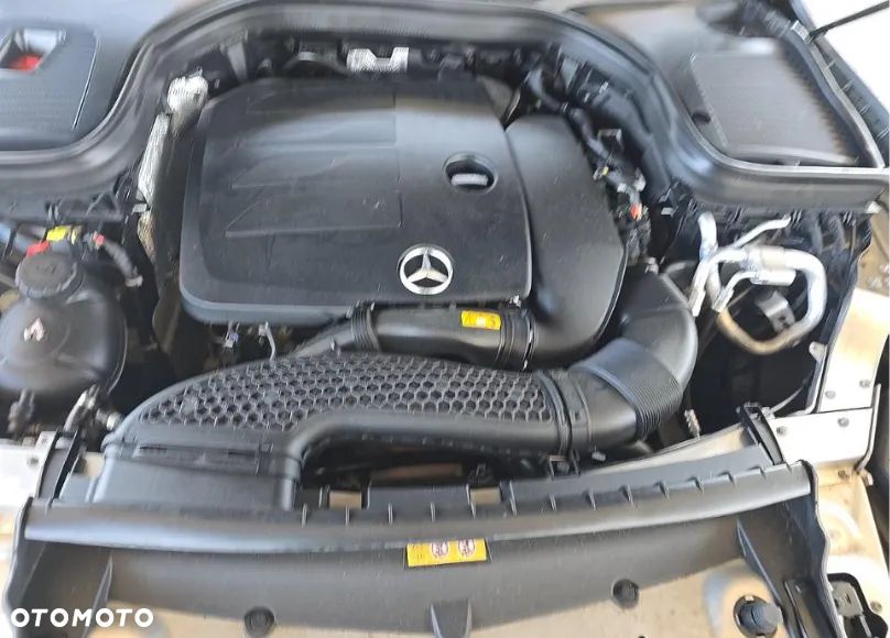 Mercedes-Benz GLC 300 4Matic 9G-TRONIC AMG Line - 13