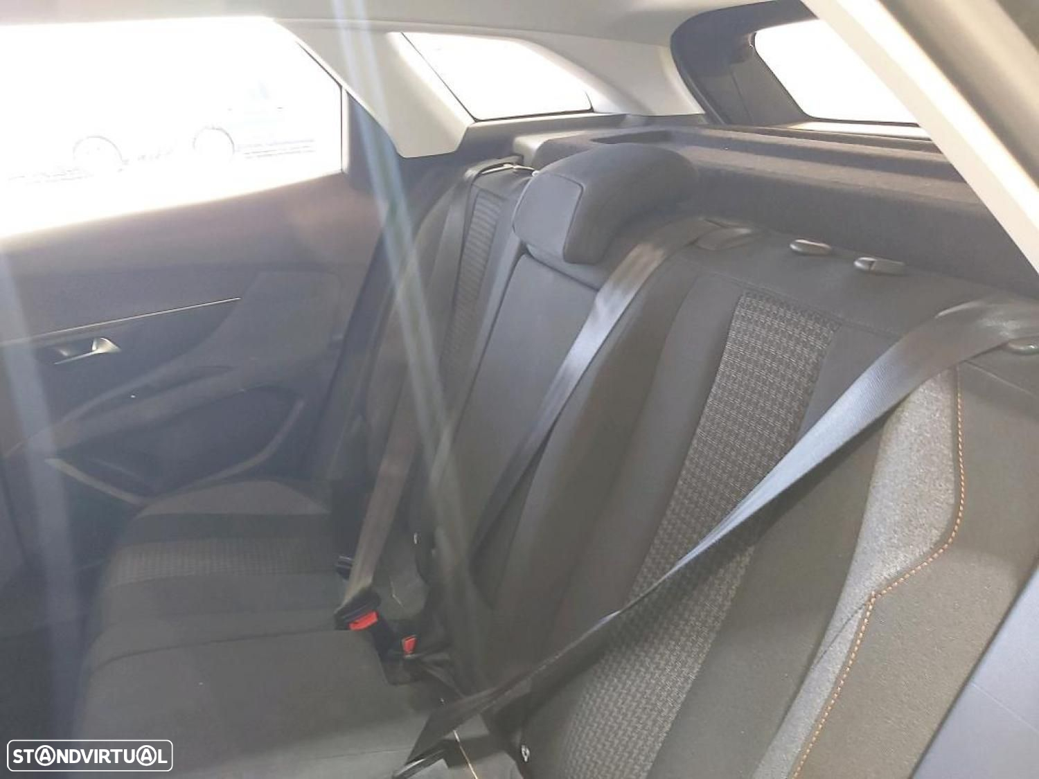 Peugeot 3008 1.5 BlueHDi Active - 33