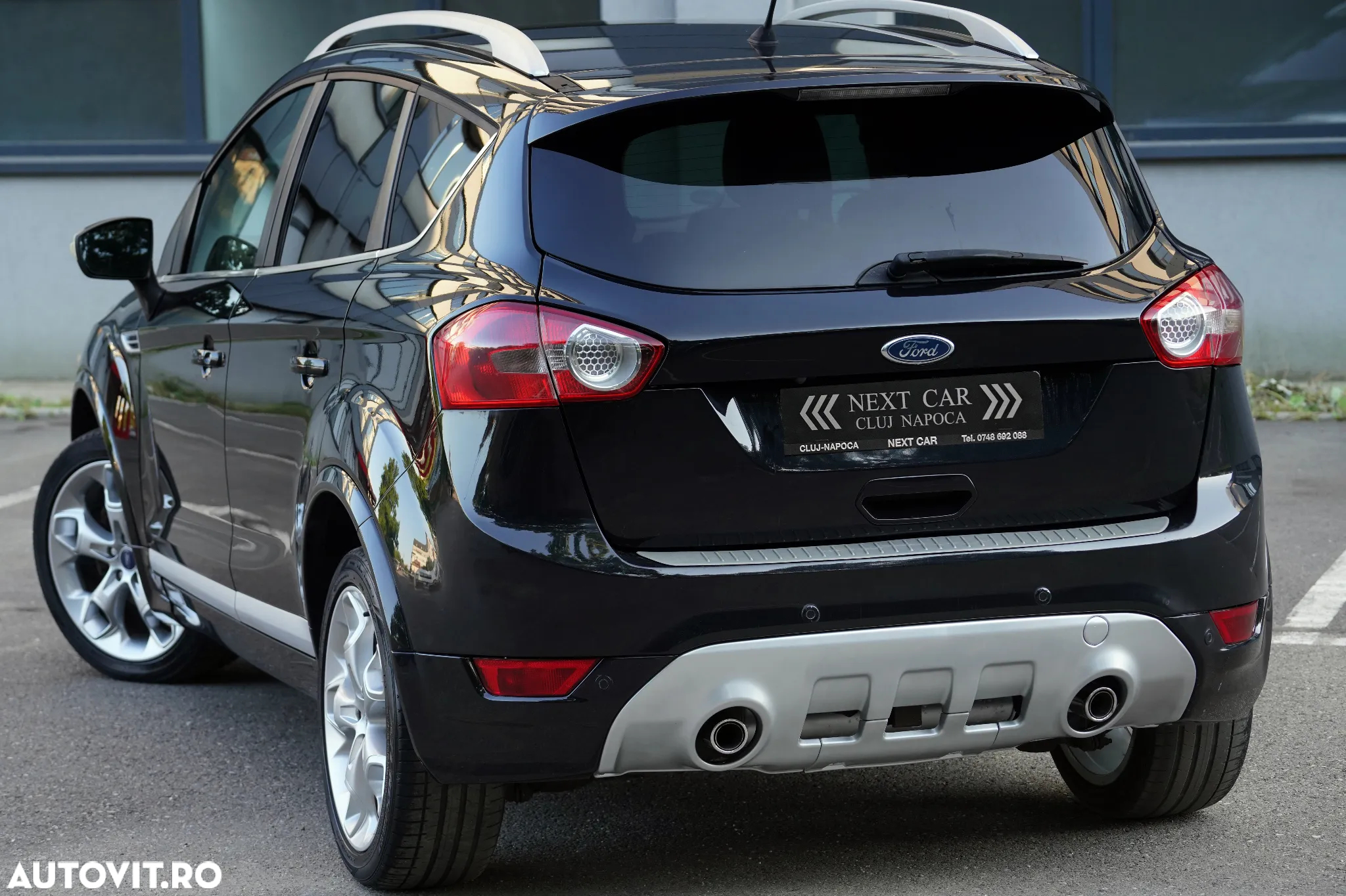 Ford Kuga 2.0 TDCi 4x4 Aut. Individual - 4