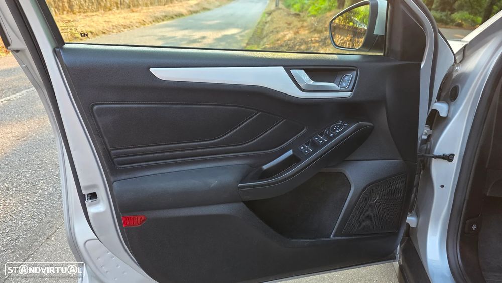 Ford Focus 1.0 EcoBoost Hybrid TITANIUM DESIGN - 22