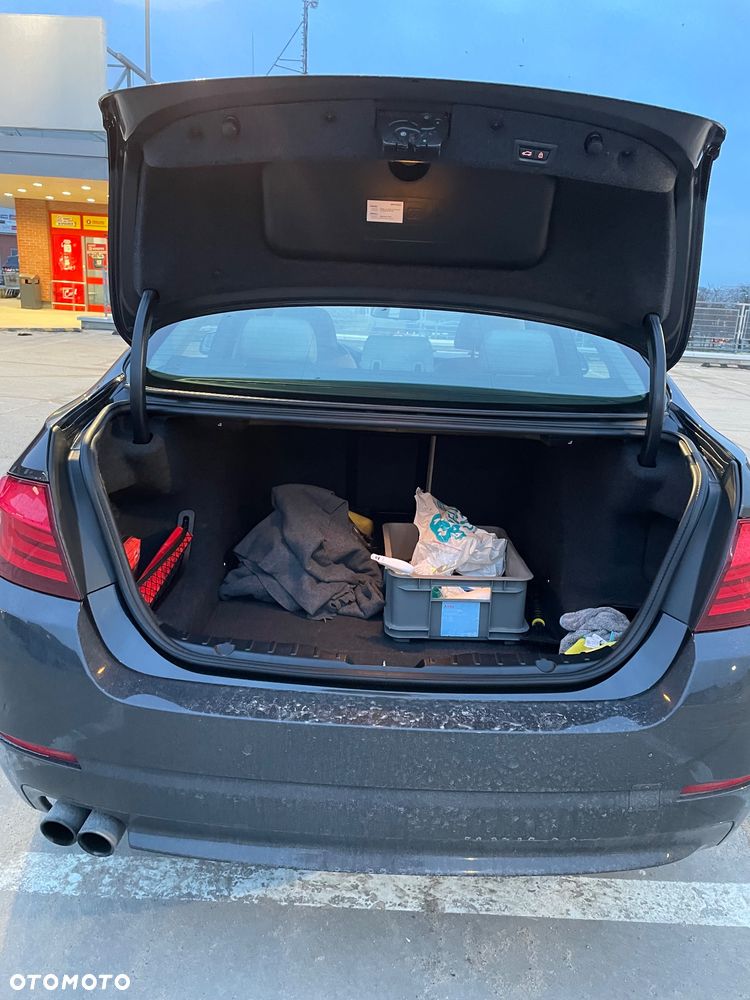 BMW Seria 5 528i - 12