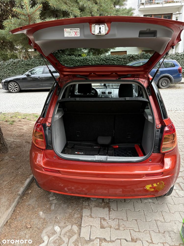 Suzuki SX4 1.6 Premium - 10