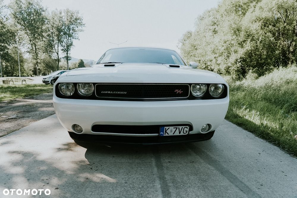 Dodge Challenger - 4