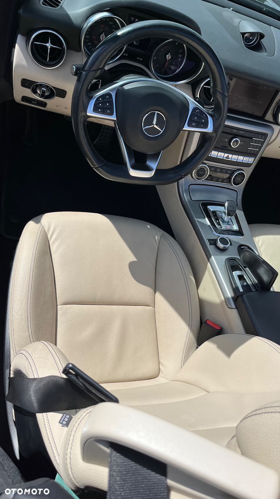 Mercedes-Benz SLC 300 9G-TRONIC Final Edition - 21