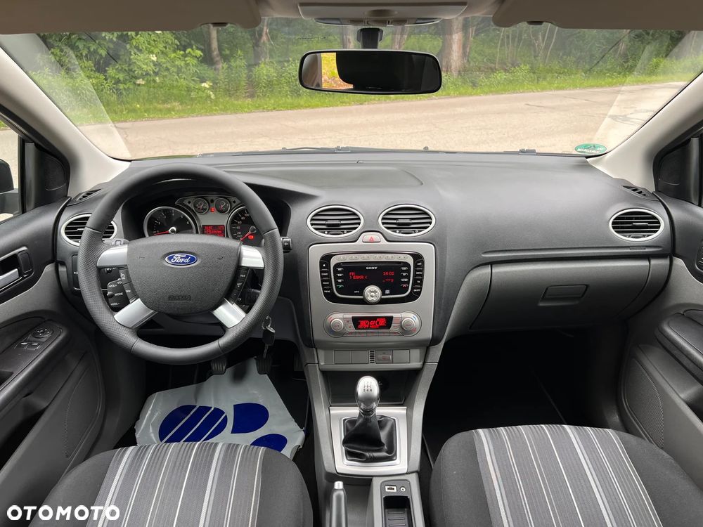 Ford Focus 1.6 Trend - 21
