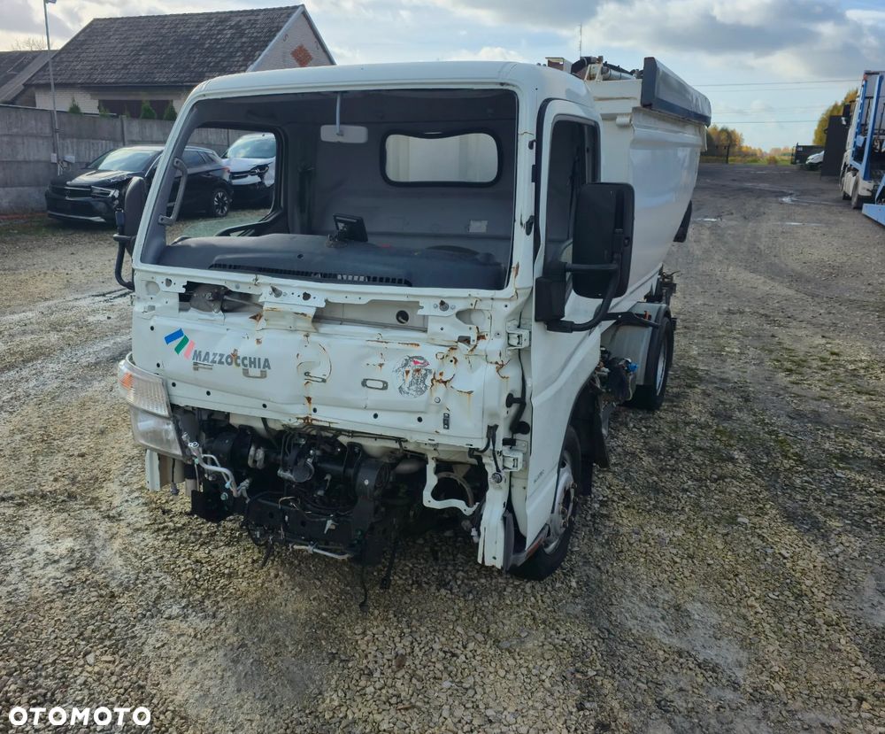 Mitsubishi CANTER FUSO - 17