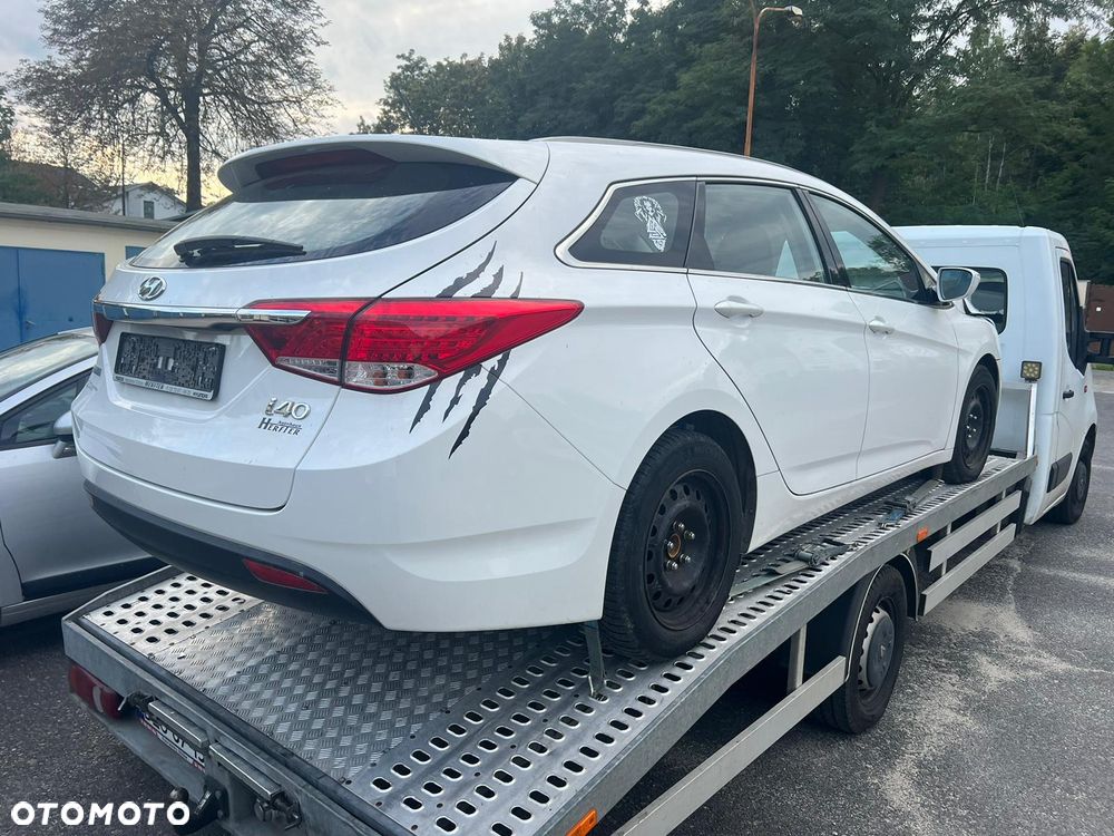 Hyundai i40 Kombi blue 1.6 Family - 4