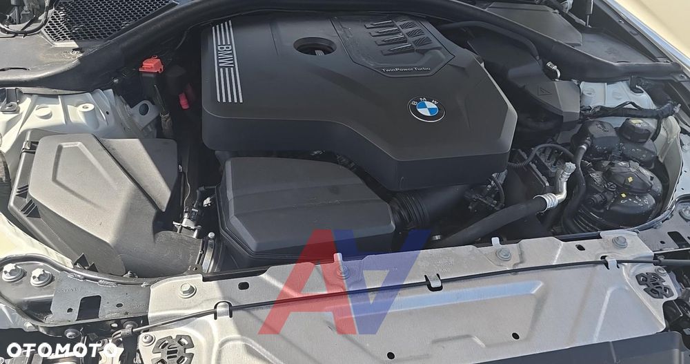 BMW Seria 3 330i Sport Line - 16