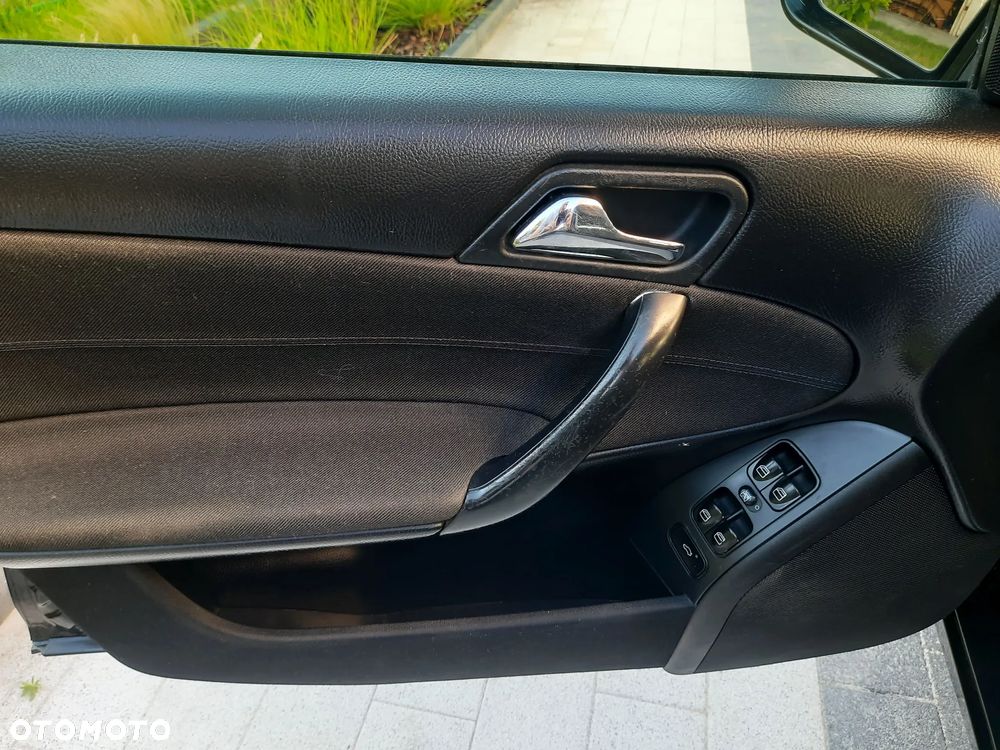 Mercedes-Benz Klasa C 180 Kompressor Sport Edition - 24