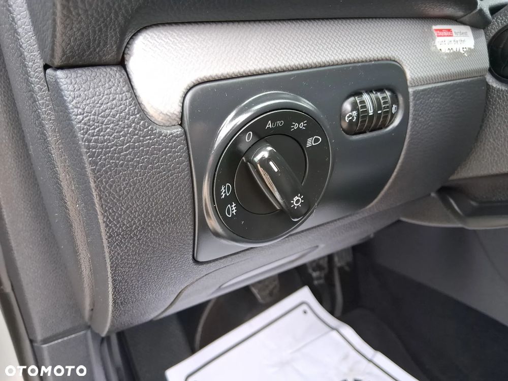 Volkswagen Golf 2.0 TDI DPF MATCH - 15