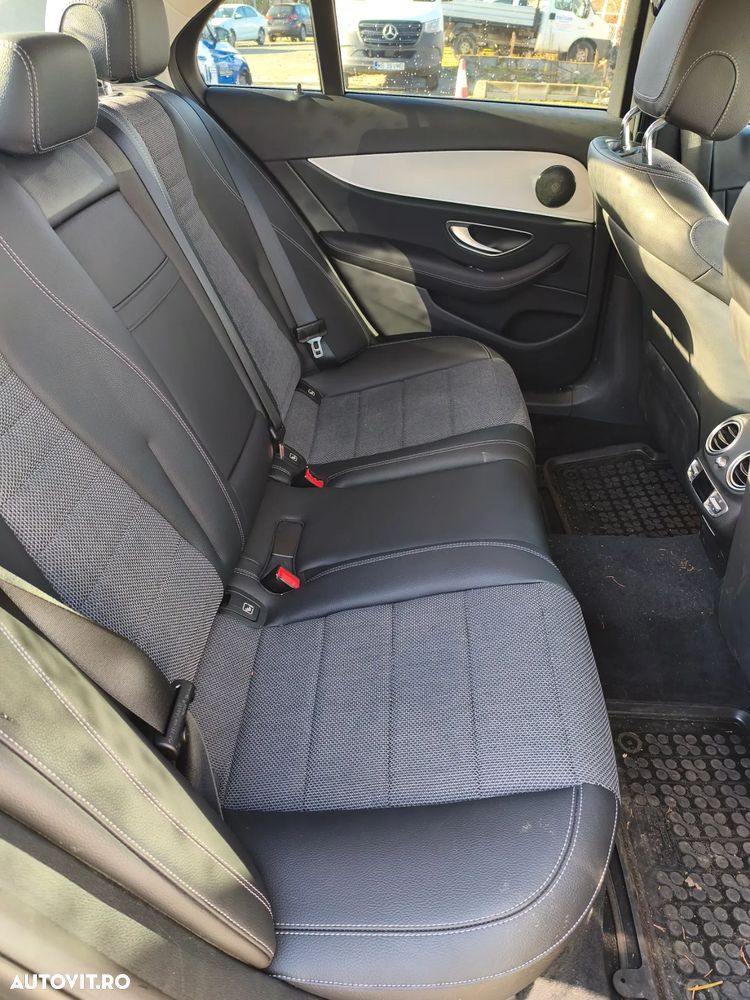 Mercedes-Benz E - 11