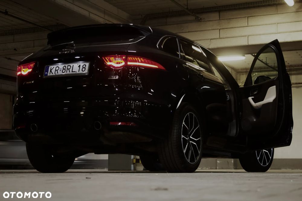 Jaguar F-Pace 30t AWD Prestige - 9