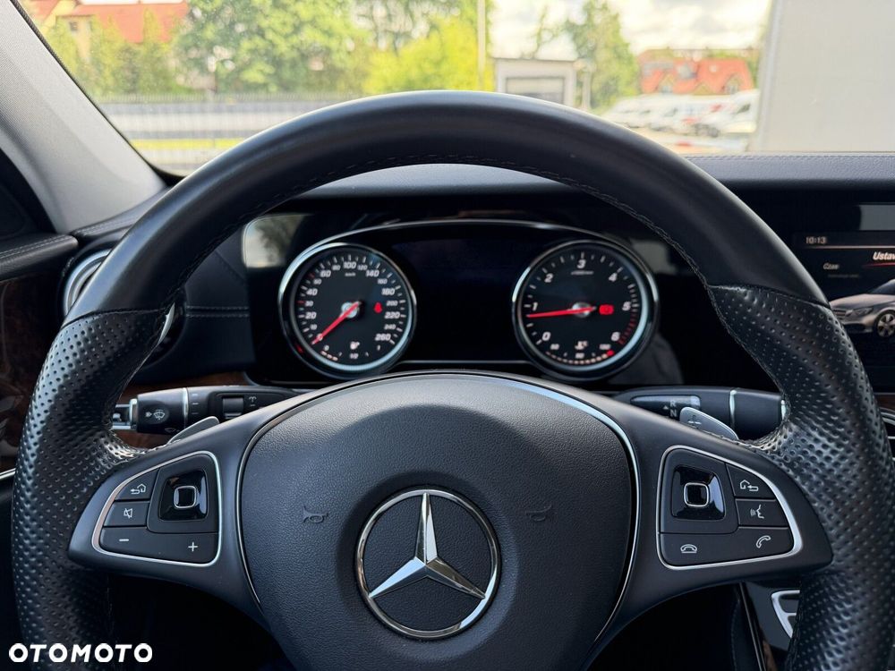 Mercedes-Benz Klasa E 220 d Exclusive - 26