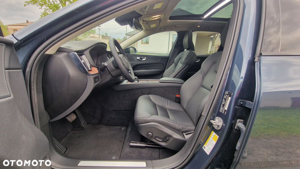 Volvo XC 60 B5 B AWD Geartronic RDesign - 11