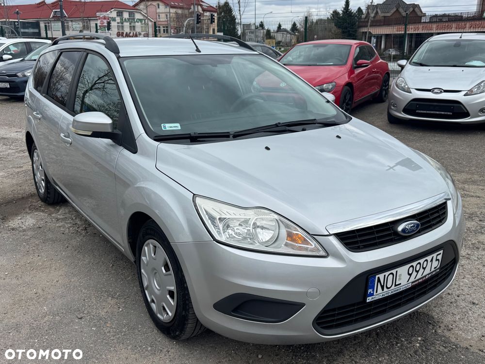 Ford Focus 1.6 Ambiente - 2