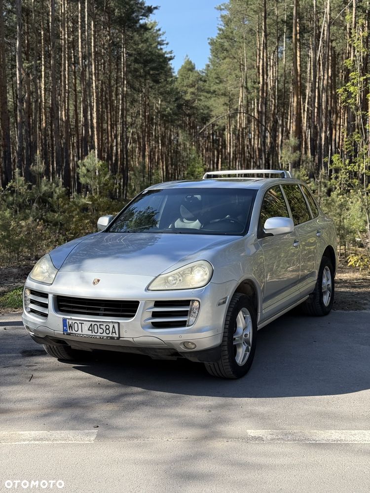 Porsche Cayenne - 1