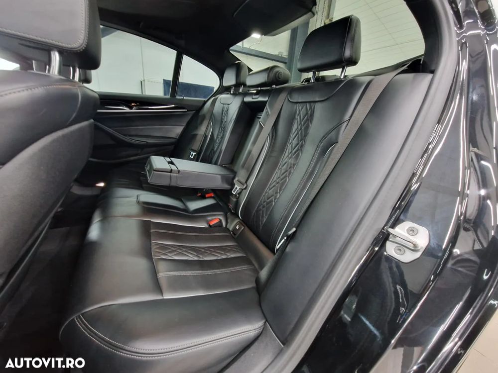 BMW Seria 5 530d xDrive AT - 15