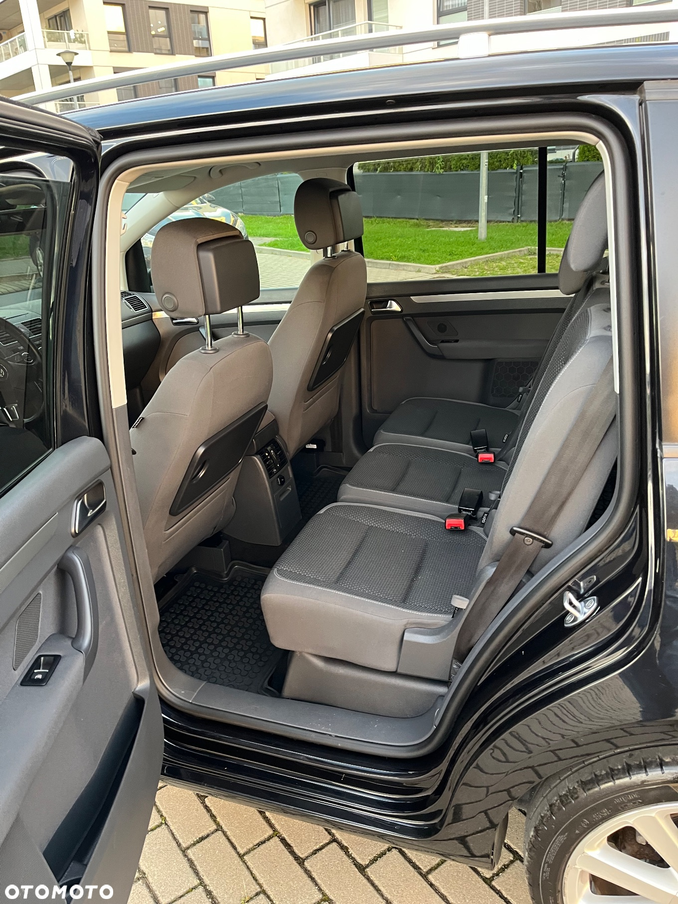 Volkswagen Touran 2.0 TDI DPF Highline - 11