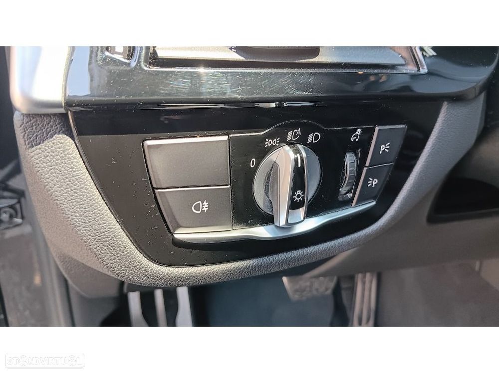 BMW 520 d Pack Desportivo M Auto - 11