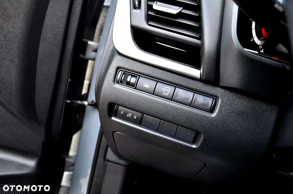 Nissan Qashqai 1.3 DIG-T N-Connecta - 27