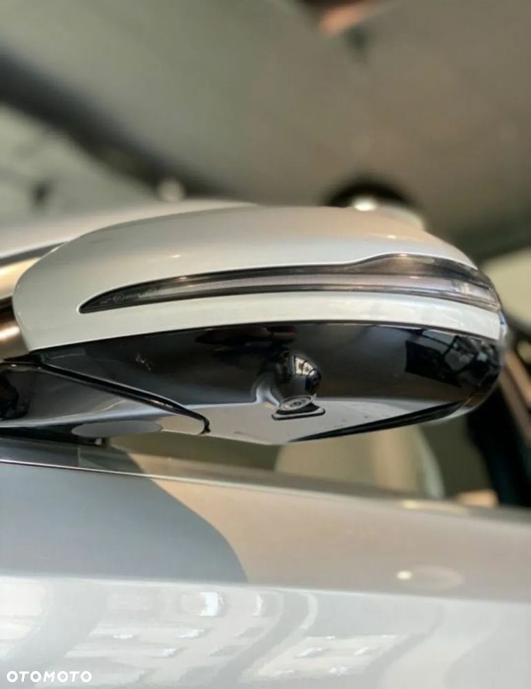 Mercedes-Benz Klasa E 220 d 9G-TRONIC - 11
