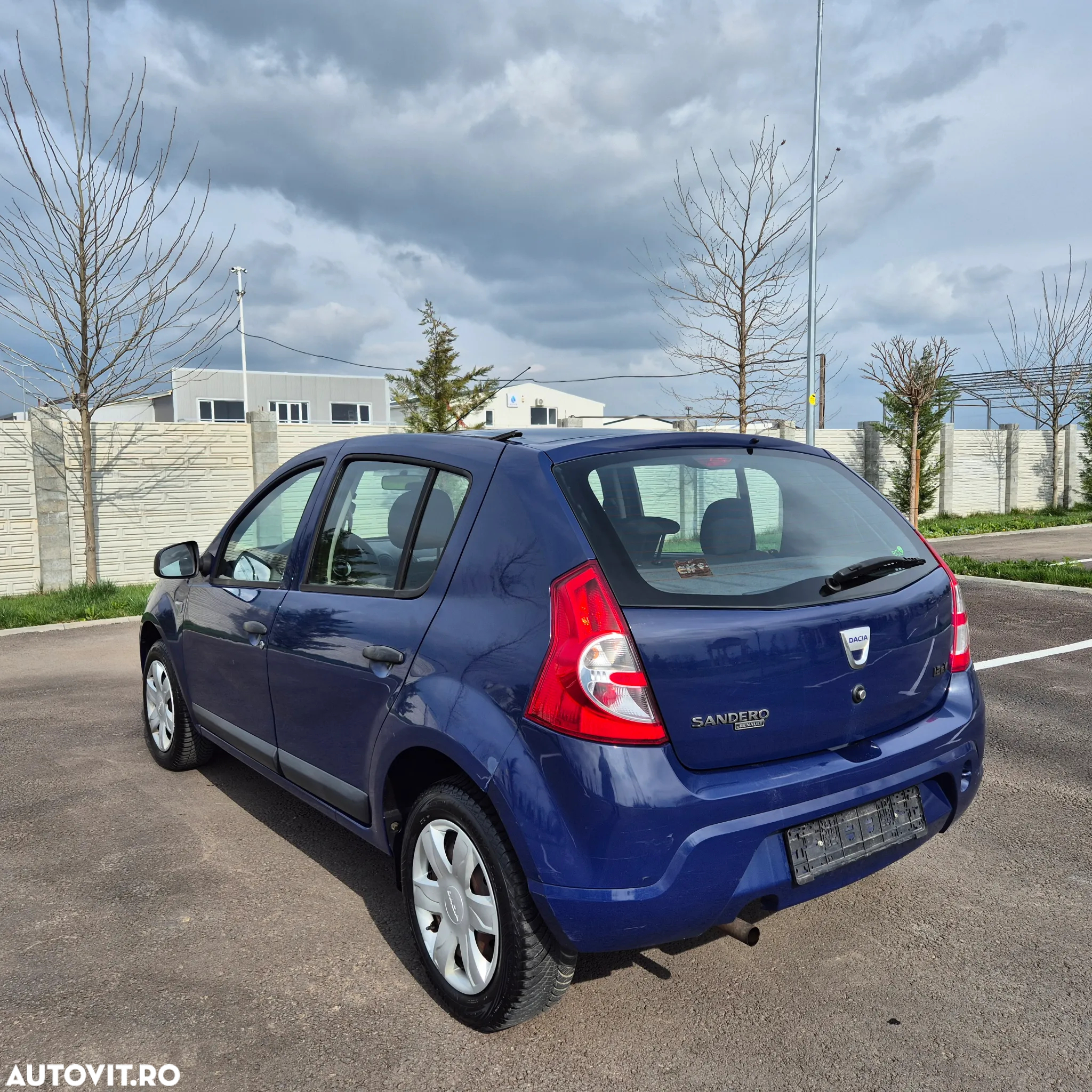 Dacia Sandero 1.2 16V 75 Laureate - 3