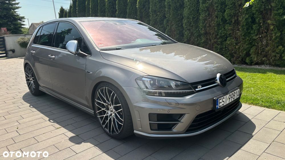 Volkswagen Golf - 22