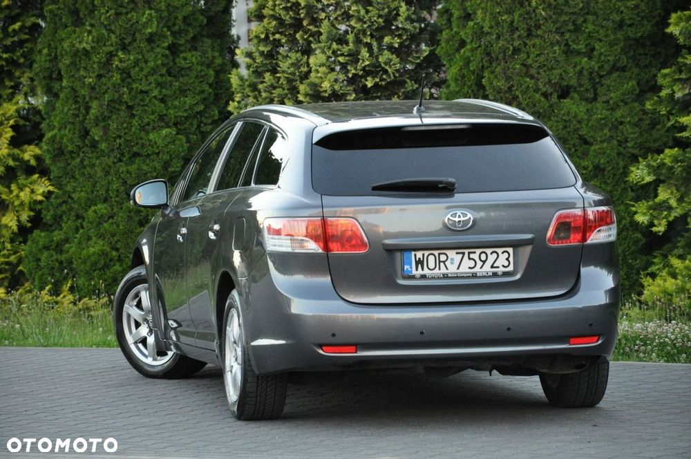 Toyota Avensis Touring Sports 1.8 Multidrive S Comfort - 23