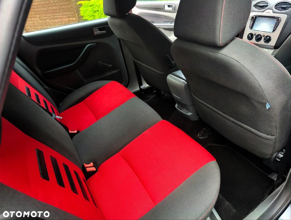 Ford Focus 1.6 Ti-VCT Trend - 24