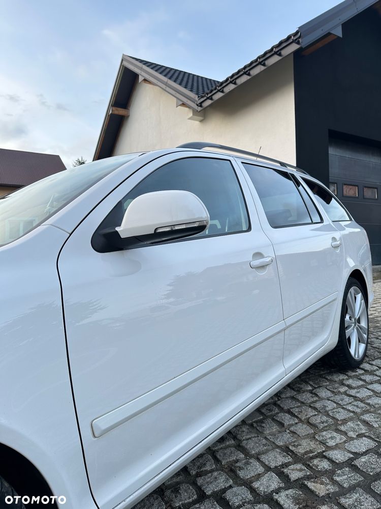 Skoda Octavia 2.0 TSI RS - 11