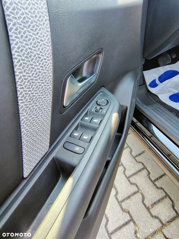 Citroën C4 EV136 50kWh Shine - 14