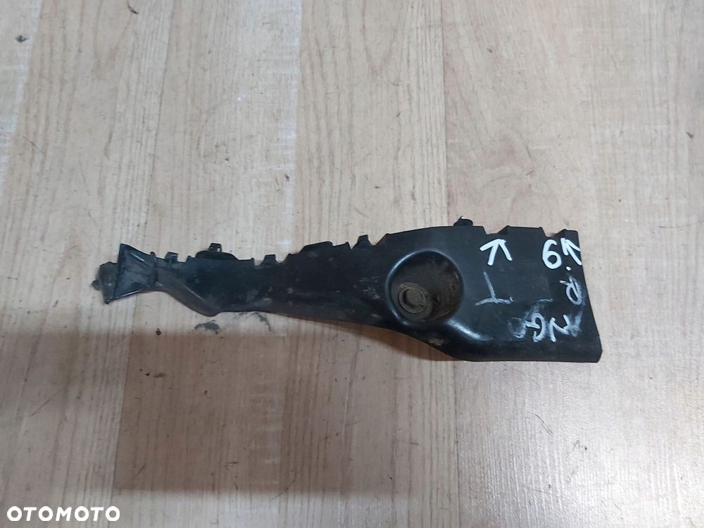Toyota Aygo I ślizg zderzaka prawy tył mocowanie - 1