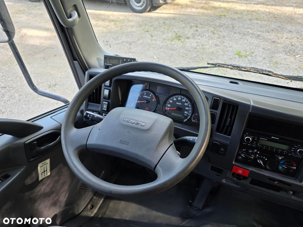 Isuzu N-L35 - 18