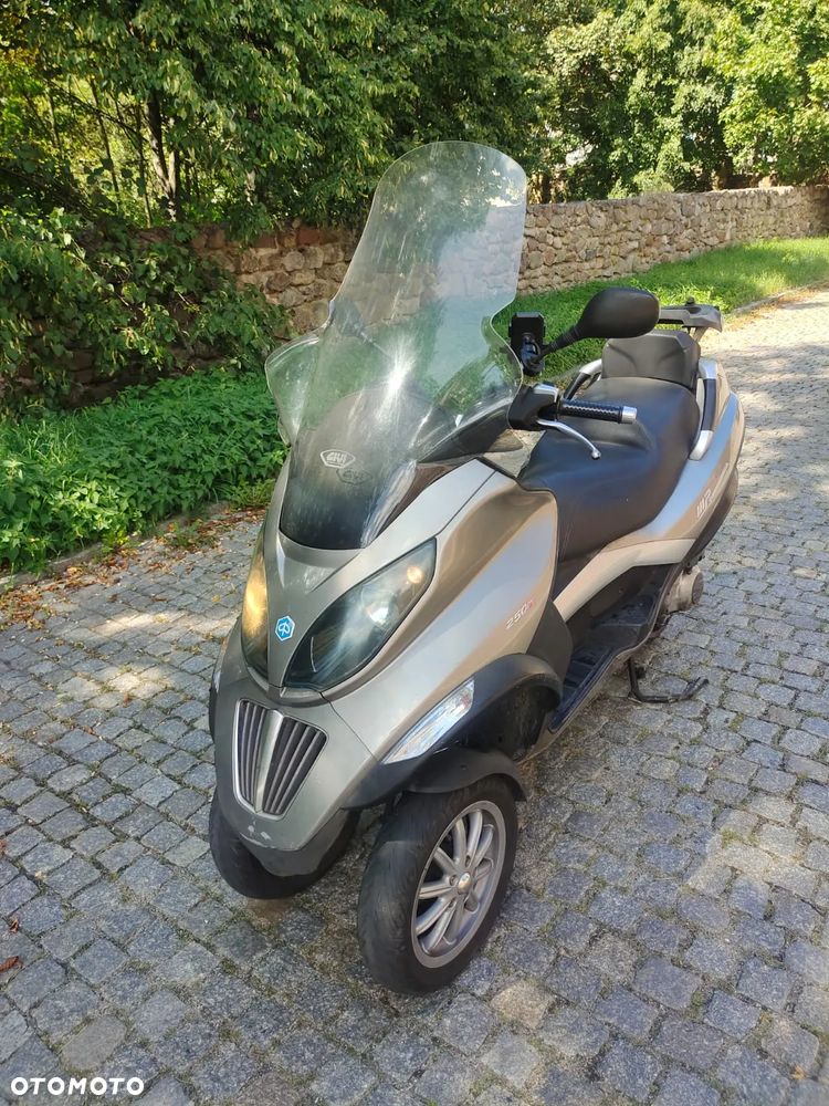 Piaggio MP-3 - 1