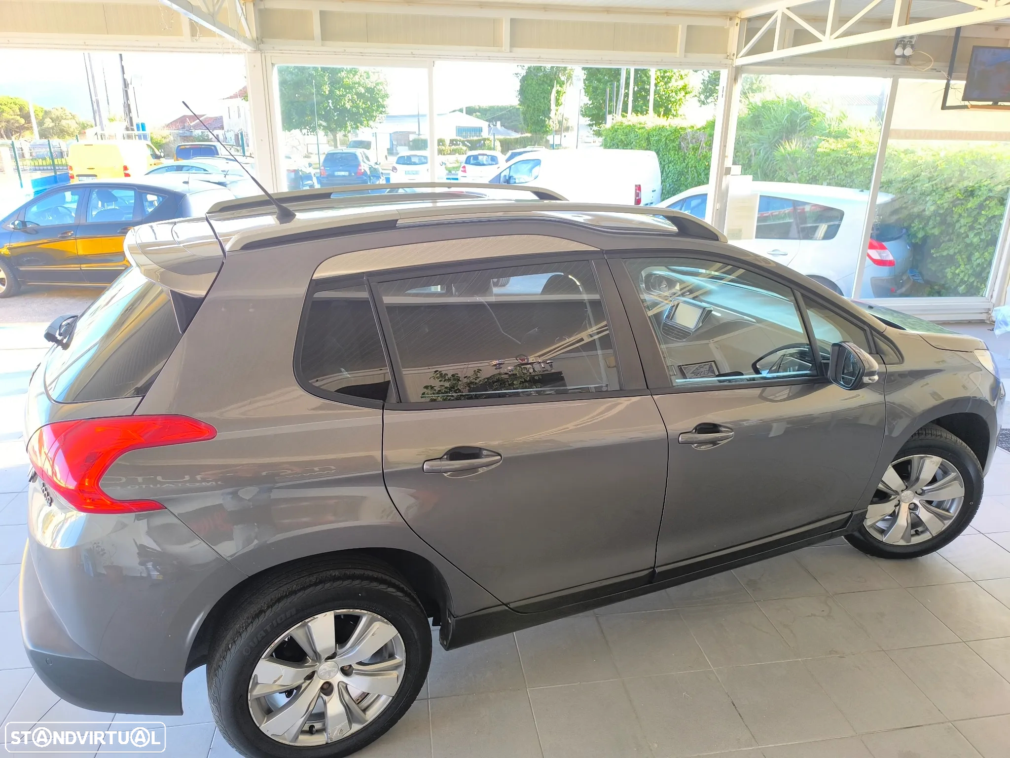Peugeot 208 1.2 PureTech Allure - 9