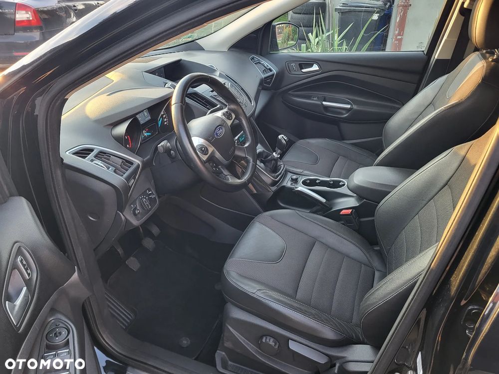 Ford Kuga 2.0 TDCi FWD Titanium - 34