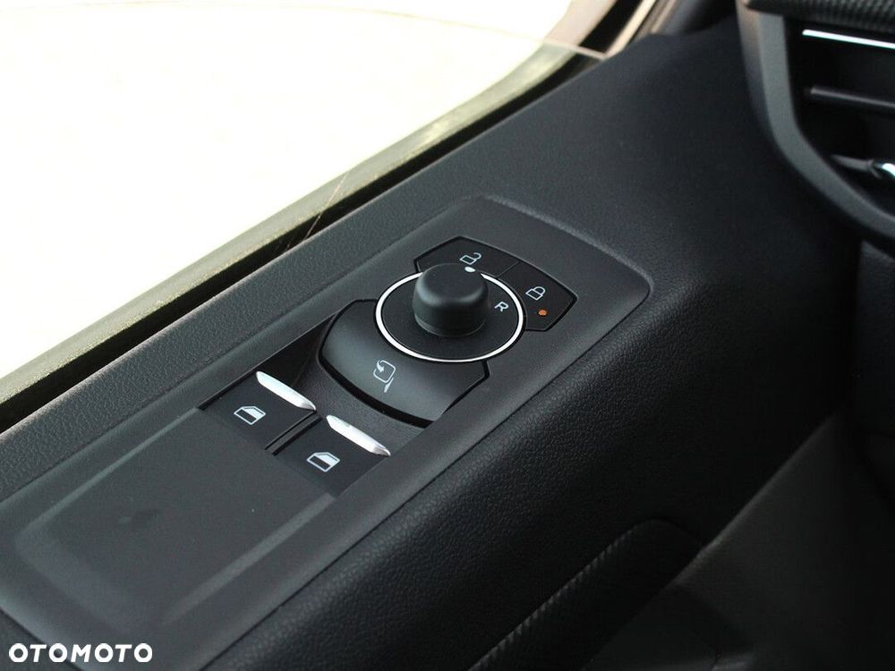 Ford Tourneo Custom - 7