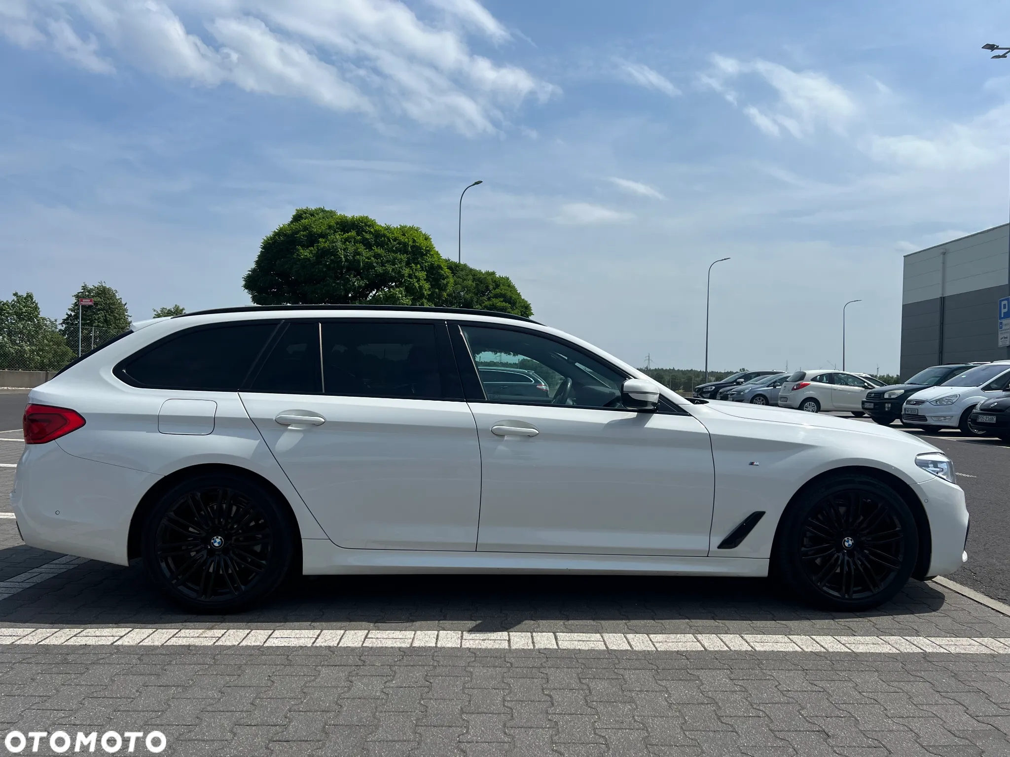 BMW Seria 5 520d xDrive Touring M Sport Edition - 7