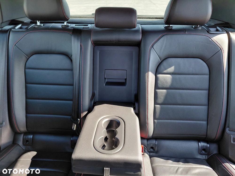 Volkswagen Golf GTI 2.0 TSI OPF DSG Performance - 24