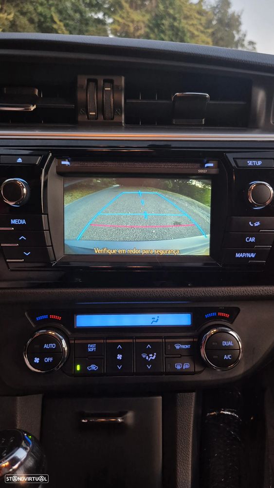 Toyota Corolla 1.33 VVT-i Exclusive+Navi - 18