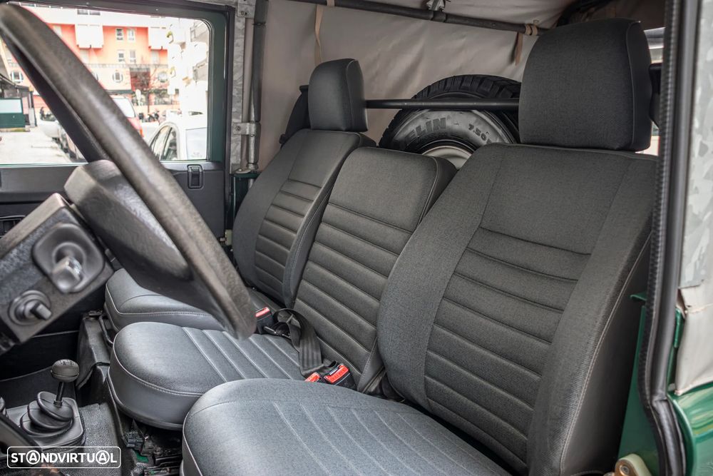 Land Rover Defender - 9