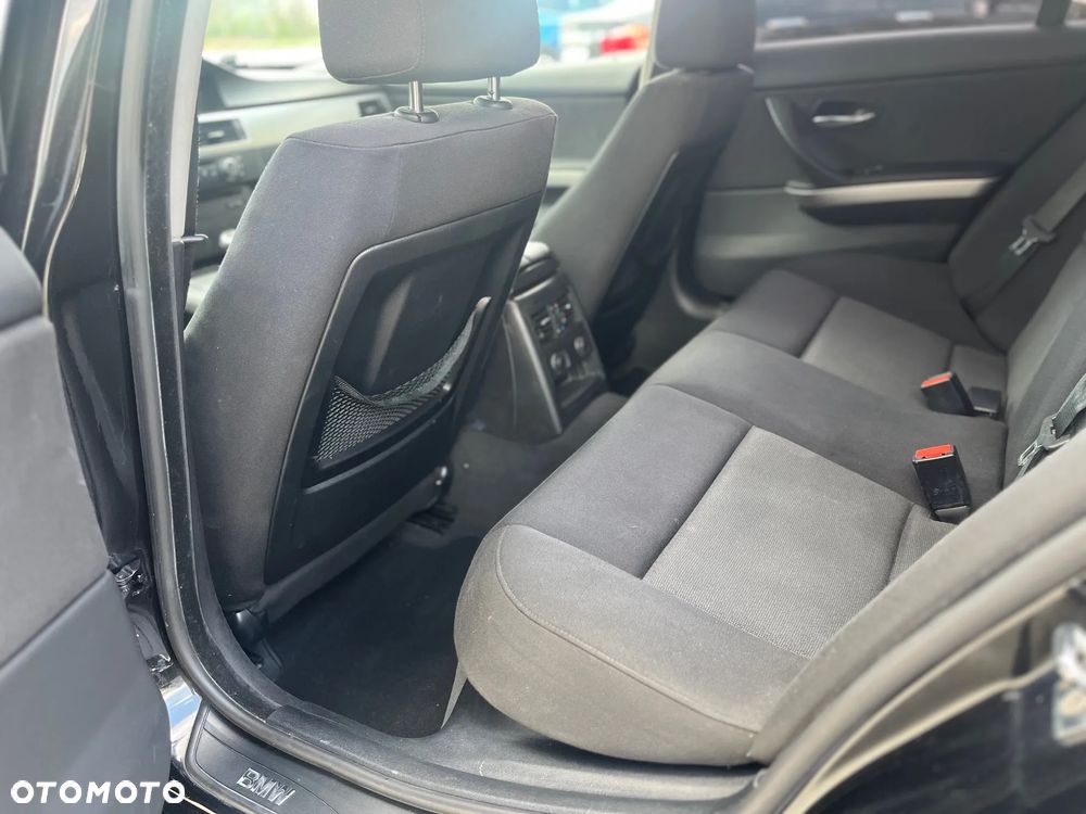 BMW Seria 3 318i - 10
