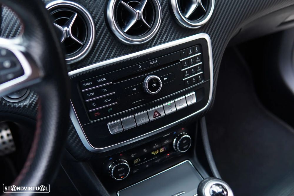 Mercedes-Benz A 180 d AMG Line - 51