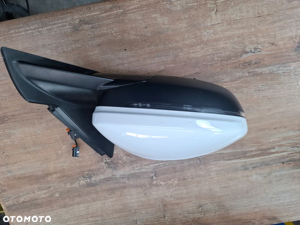 Peugeot 208 II Corsa F lusterko prawe8-pin 2326.73.116 26 - 2