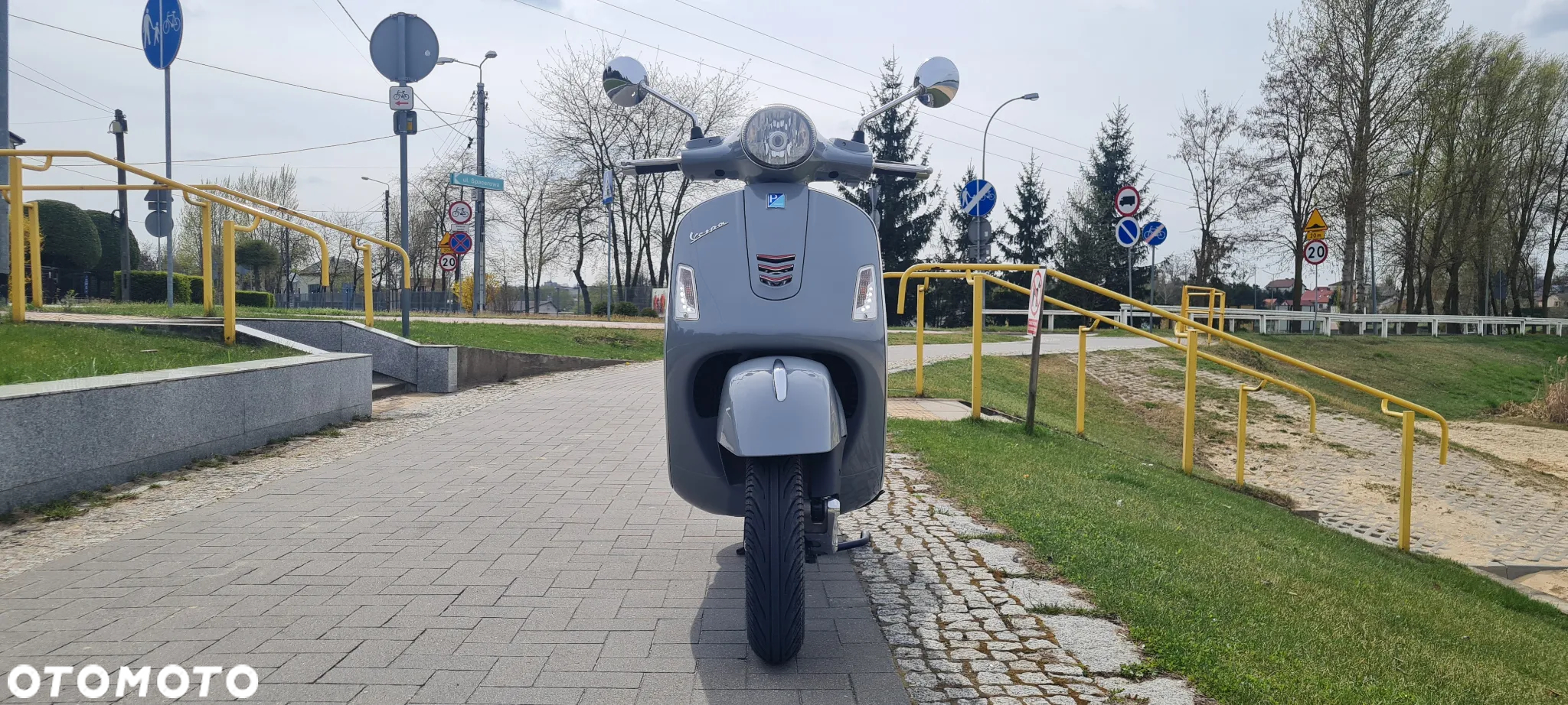 Vespa GTS - 10