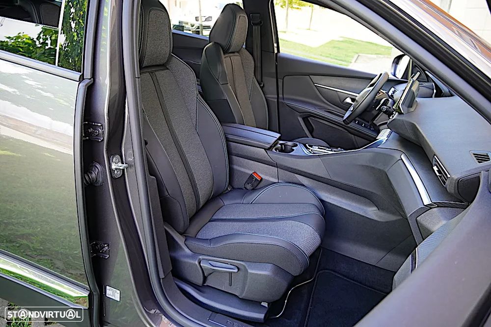 Peugeot 5008 1.5 BlueHDi Allure Pack EAT8 - 26