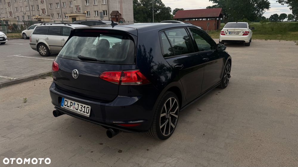 Volkswagen Golf - 4