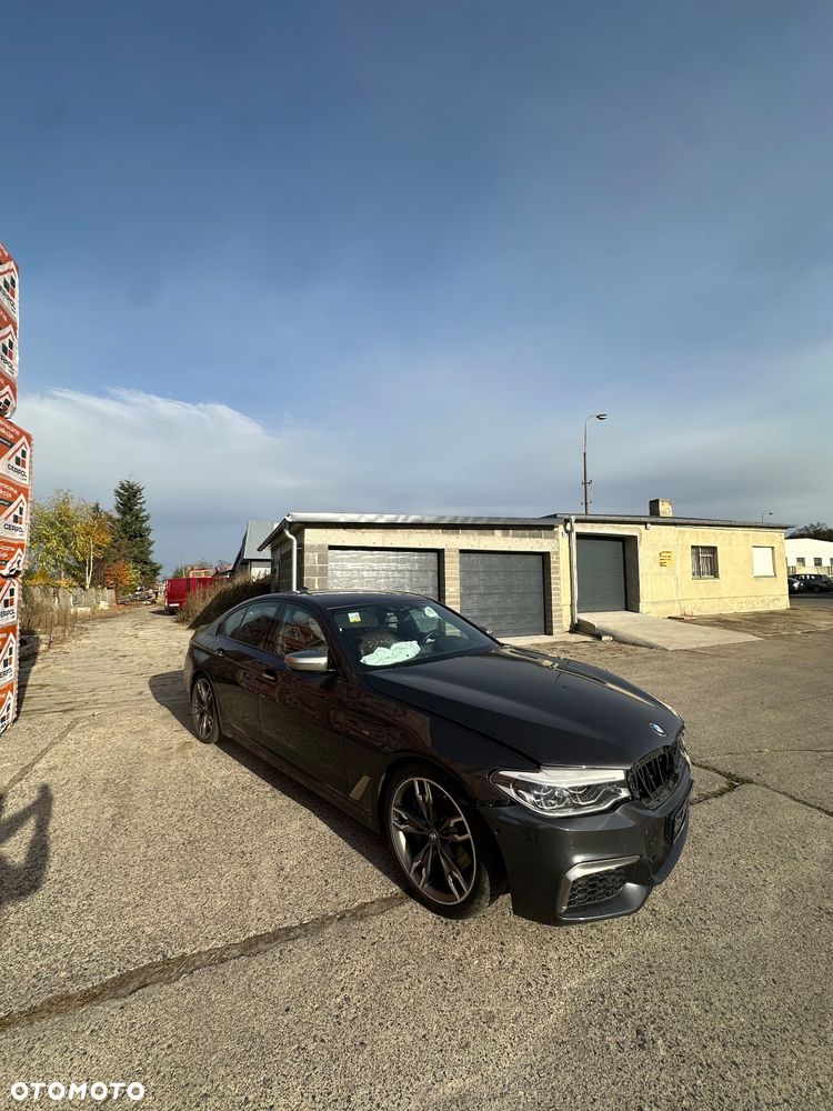BMW Seria 5 M550i xDrive sport - 16