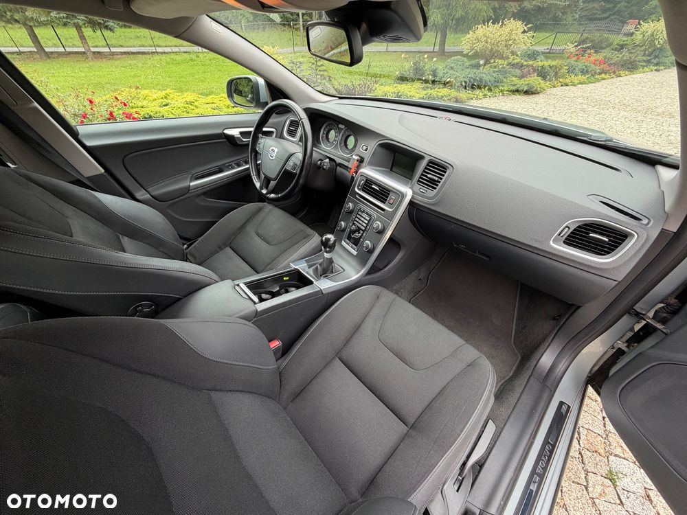 Volvo V60 D2 Kinetic - 23